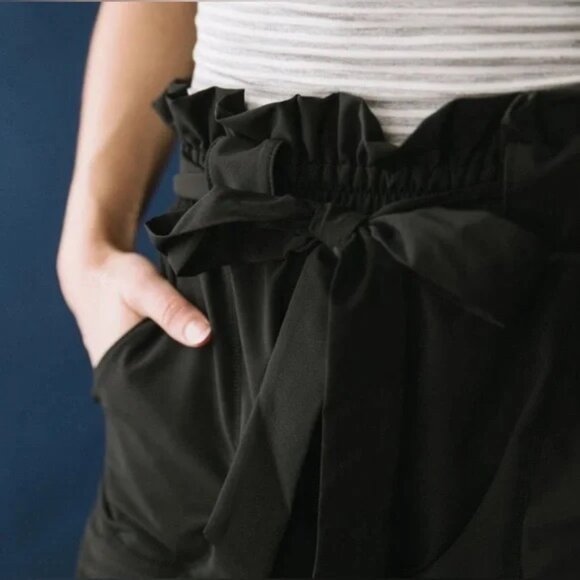 ALBION Women’s Bow Belt Capri Pants High Rise Paperbag Waist Black size M - Picture 2 of 9